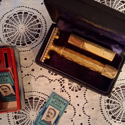 Early 1900s Gold Plated Gillette Razor with Gillette Blades in Display Box