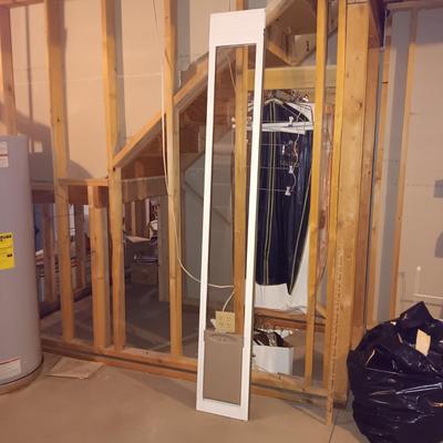 PET DOOR FOR A SLIDING GLASS DOOR AND A LARGE PET KENNEL