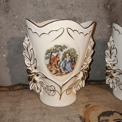2 IMPERIAL PORCELAIN VASES AND A TAPESTRY MADE IN ITALY