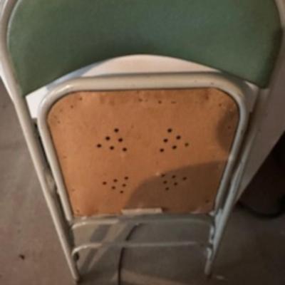 FOLDING CARD TABLE AND 3 FOLDING CHAIRS