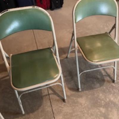 FOLDING CARD TABLE AND 3 FOLDING CHAIRS