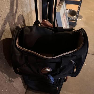 LARGE SUITCASE ON 2 WHEELS
