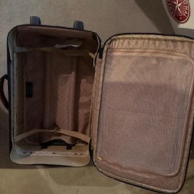 LARGE SUITCASE ON 2 WHEELS