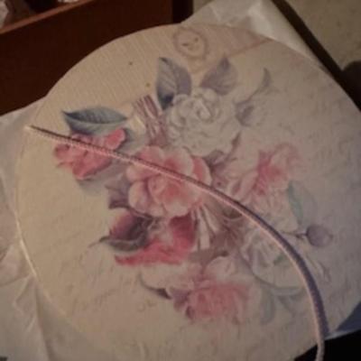 GIFT WRAP, BOWS, BAGS & A HAT BOX