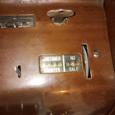 VINTAGE MANUAL NATIONAL CASH REGISTER WITH A KEY