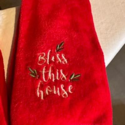 CHRISTMAS & OTHER LINENS PLUS A TABLE CENTERPIECE