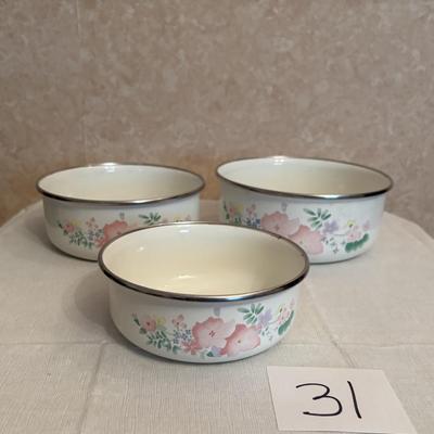 Vintage Kobe Enamuel Nesting Bowls