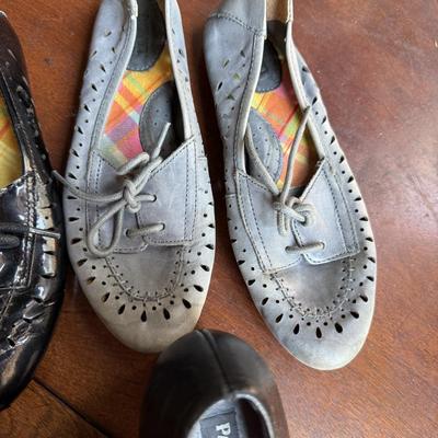 Sale Photo Thumbnail #137: Women’s Shoes, mostly 8.