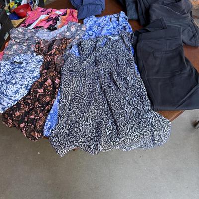 Sale Photo Thumbnail #138: Women’s lot of clothing