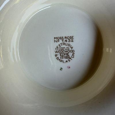 Sale Photo Thumbnail #175: Soup terrain. This matches the other set of China. In the next pictures. this is in good condition.