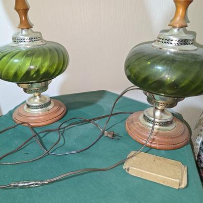 Green lamps