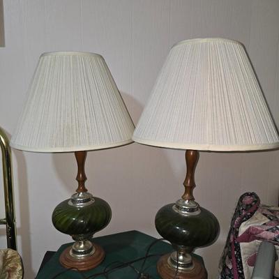 Green lamps
