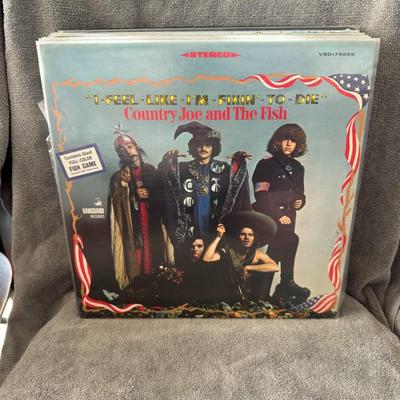 Sale Photo Thumbnail #222: "I-Feel-Like-I'm-Fixin'-to-Die" is by the American psychedelic rock band Country Joe and The Fish.
Here's some information about the album:
Release and Genre: Released in late 1967, it is the second studio album by Country Joe and The Fish and is a prime 