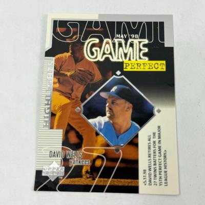 Lot 45: MLB Baseball Card Lot Featuring Bo Jackson, Sammy Sosa, Derek Jeter, Mark McGwire & More – Mixed Era Collection