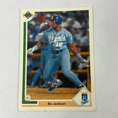 Lot 47: Vintage & Modern Baseball Card Collection – Hall of Fame & Rising Stars Lot