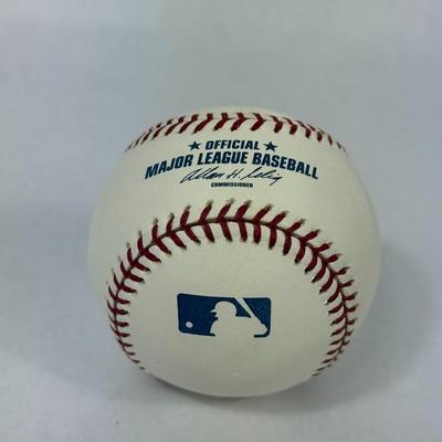 Lot 49: Brandon Webb Autographed Official MLB Baseball – 2006 Cy Young Winner