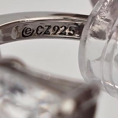 Lot 53: 925 Silver Rings and Earring Set / 19g / Sizes 5.5 & 6