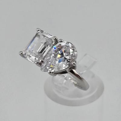 Lot 53: 925 Silver Rings and Earring Set / 19g / Sizes 5.5 & 6