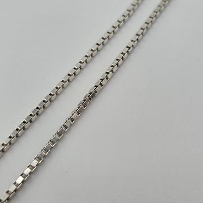 Lot 54: 29" Silver 925 Box Chain Necklace / 15g