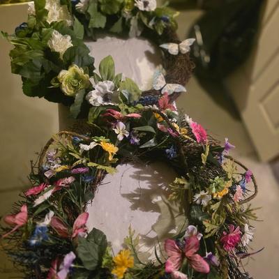 2 WREATHS