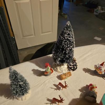 VINTAGE LIGHTED VILLAGE DELUXE MADE FOR MONTGOMERY WARDS IN JAPAN