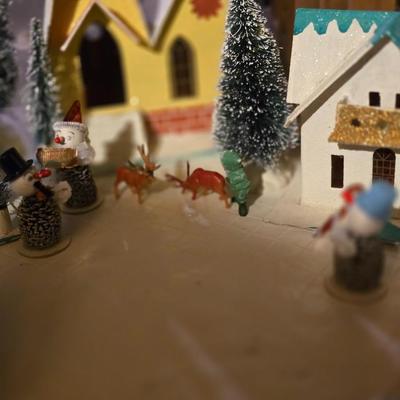 VINTAGE LIGHTED VILLAGE DELUXE MADE FOR MONTGOMERY WARDS IN JAPAN