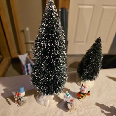 VINTAGE LIGHTED VILLAGE DELUXE MADE FOR MONTGOMERY WARDS IN JAPAN