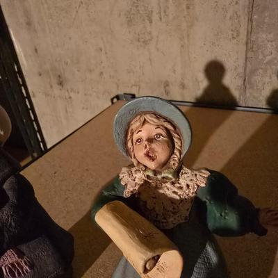 CAROLING FIGURES