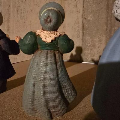 CAROLING FIGURES