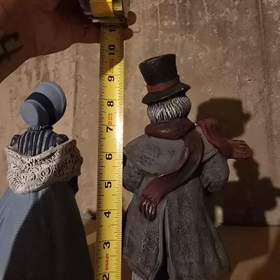 CAROLING FIGURES