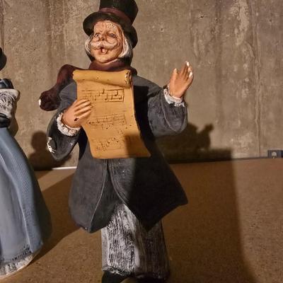 CAROLING FIGURES