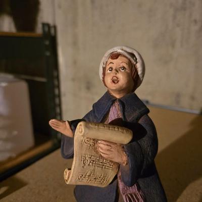 CAROLING FIGURES