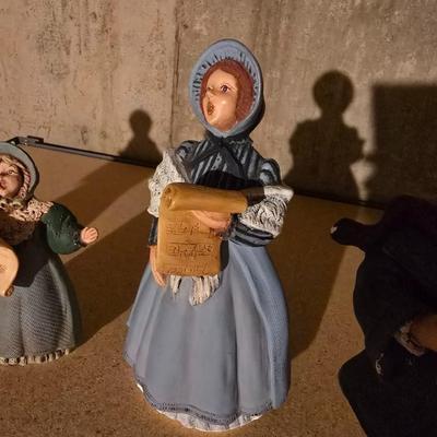 CAROLING FIGURES