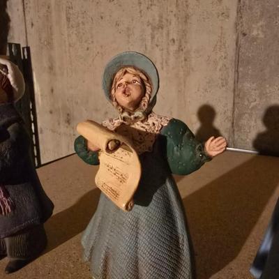 CAROLING FIGURES