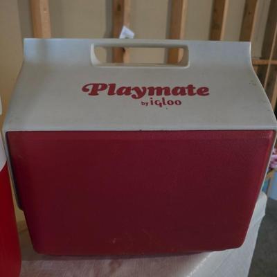 LUNCHMATE & PLAYMATE COOLERS PLUS A BEVERAGE COOLER