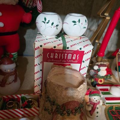 GOOD VARIETY OF CHRISTMAS DECORATIONS