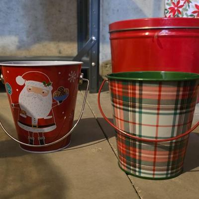 MORE CHRISTMAS DECORATIONS