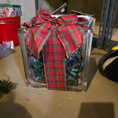 MORE CHRISTMAS DECORATIONS