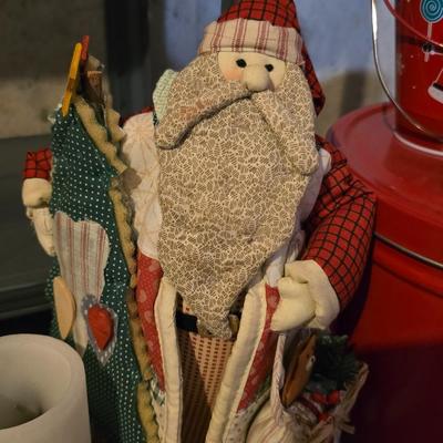 MORE CHRISTMAS DECORATIONS