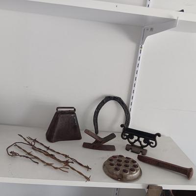 ANTIQUE AND PRIMITIVE ITEMS