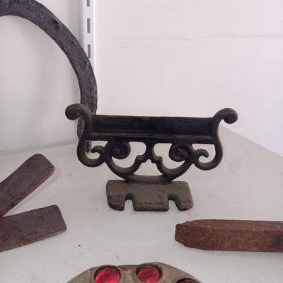 ANTIQUE AND PRIMITIVE ITEMS