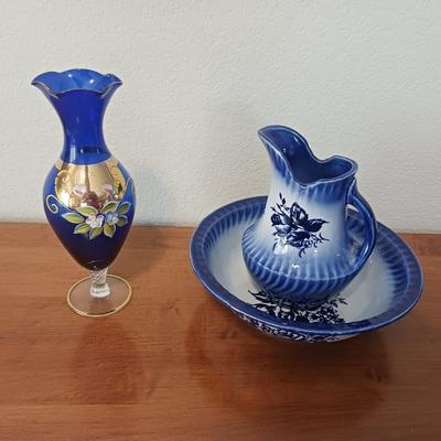 EMPRESS SMALLER BOWL & PITCHER PLUS A HAND PAINTED BLUE GLASS VASE