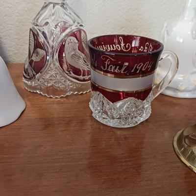 1904 WORLD FAIR GLASS CUP AND AN ASSORTMENT OF KNICK KNACKS