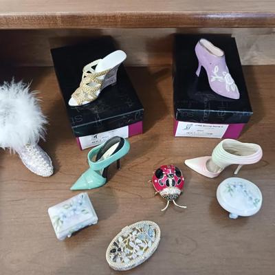 SMALL COLLECTIBLES