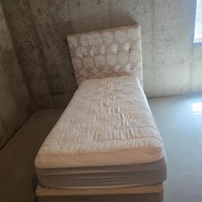TWIN SIZE MATTRESS SET WITH HEADBOARD