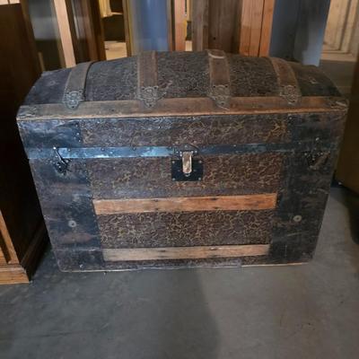 ANTIQUE TRUNK WITH SHELF