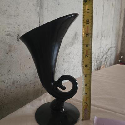 BLACK AMETHYST BOWL AND CORNUCOPIA