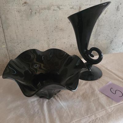 BLACK AMETHYST BOWL AND CORNUCOPIA