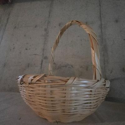 LONGABERGER AND A VARIETY OF OTHER BASKETS