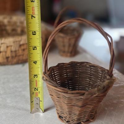 LONGABERGER AND A VARIETY OF OTHER BASKETS